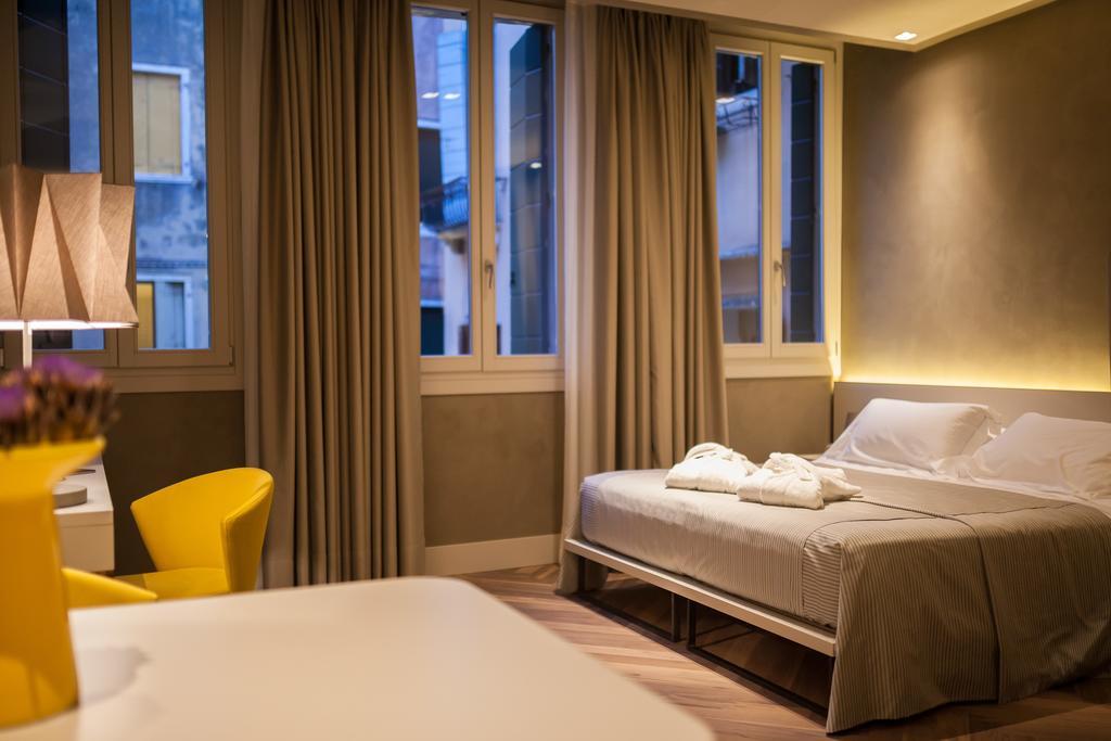 Liassidi Wellness Suites Veneza Quarto foto