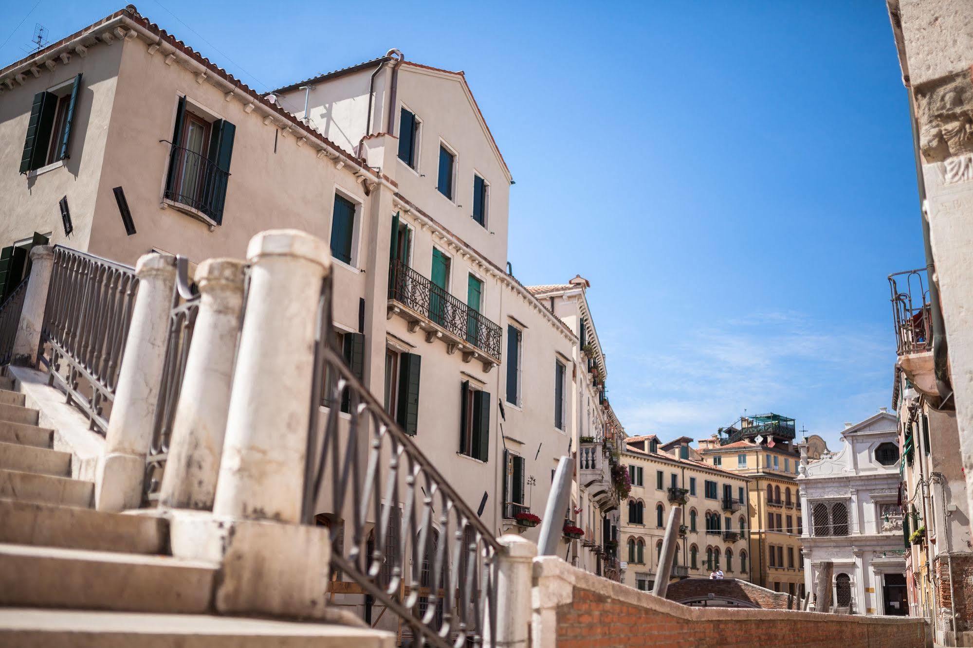 Liassidi Wellness Suites Veneza Exterior foto