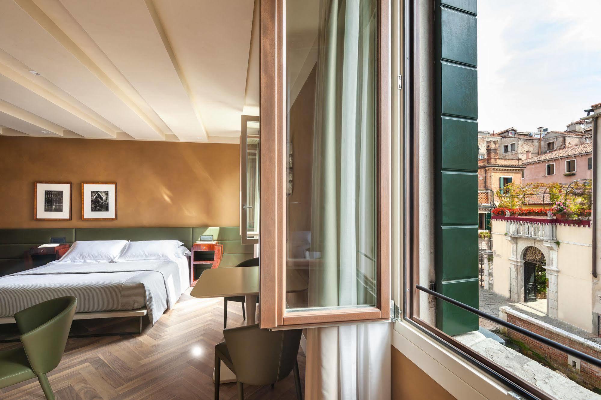 Liassidi Wellness Suites Veneza Exterior foto